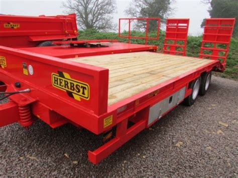 Herbst Low Loader 20ft Beavertail Plant Trailer 20ft 13 Tonne Carry