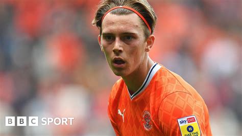 Callum Wright Plymouth Argyle Sign Midfielder From Blackpool Bbc Sport