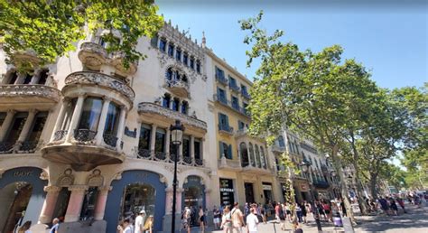 Tour Around The Passeig De Gracia Barcelona FREETOUR