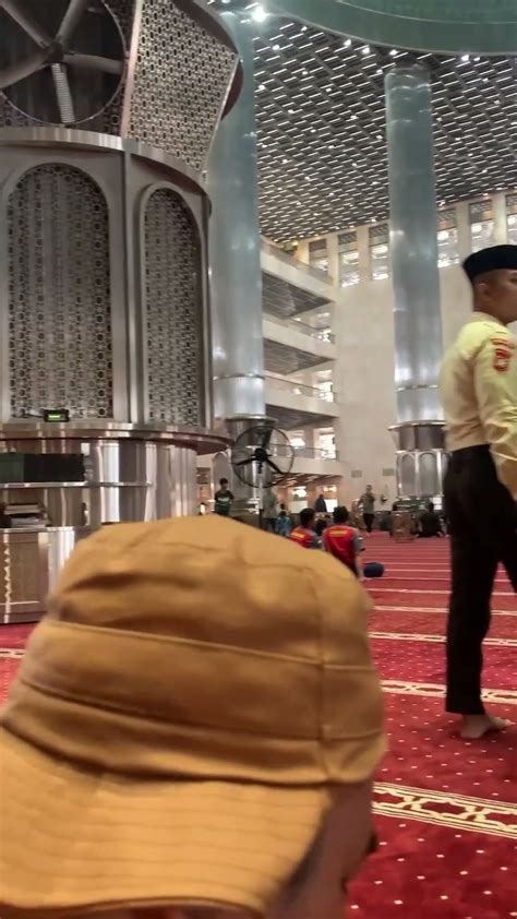 Sholat Dhuhur Di Masjid Istiqlal Jakarta Shorts YouTube