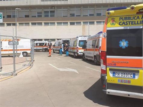 Caos Al Pronto Soccorso Di Siena Gli Infermieri Denunciano Fino A