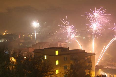 Capodanno Quanto Spenderanno E Cosa Faranno Gli Italiani Per