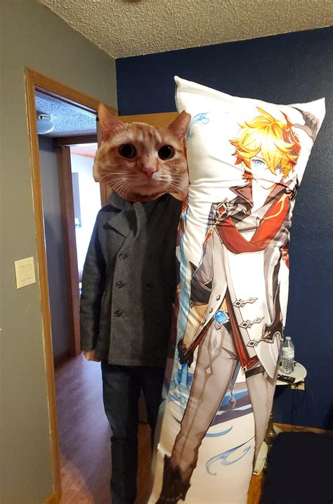 My Best Friend Got Me A Childe Body Pillow For Christmas Rgenshin