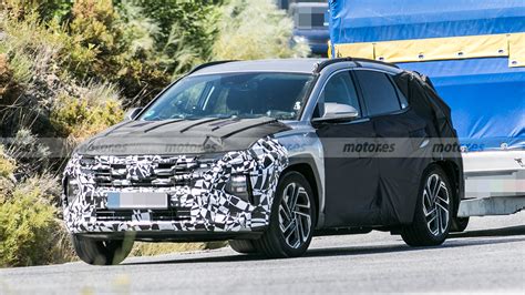 El nuevo Hyundai Tucson 2024 cazado con menos camuflaje la renovación