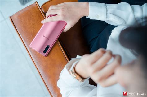 Mời Chiêm Ngưỡng Vẻ đẹp Sang Trọng Quý Phái Của Galaxy Note 10 Aura Pink