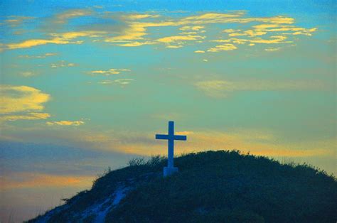 Cross At Pensacola Beach Photograph By Vonda Barnett