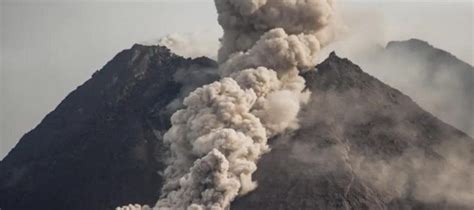 Jurnal Metro Analisa Jadi Fakta Gunung Merapi Kali Luncurkan Awan