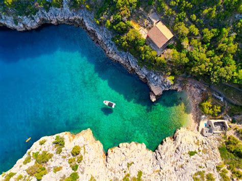 Desde Makarska Excursi N En Lancha R Pida Por La Costa Norte De La Isla