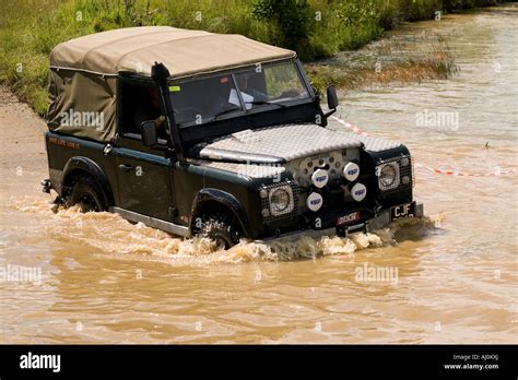 Series 3 Landrover Hi Res Stock Photography And Images Alamy