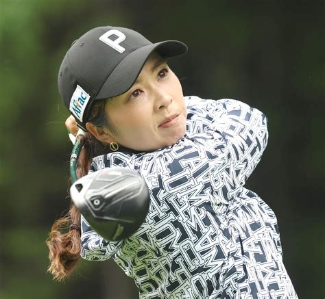 菊地絵理香が首位発進 小祝さくら尾関彩美悠が2差3位 アマチュアの都玲華と六車日那乃が3差6位 ライブドアニュース