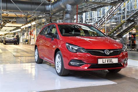 Final British-built Vauxhall Astra rolls off line at Ellesmere Port | Autocar