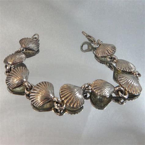 Vintage Clam Shell Bracelet Silver Tone Sea Shell Etsy Shell Bracelet Mod Jewelry Silver