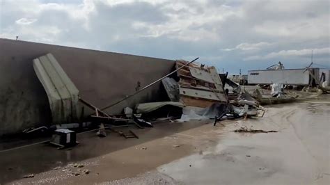 Tornado Arrasa Localidad De Texas Y Mata A Tres Personas