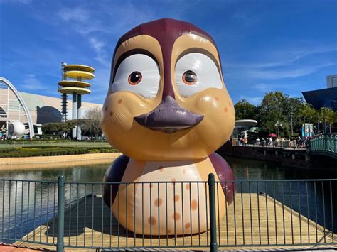 Photos Giant Inflatable Gwen Mallard From Illumination S Upcoming Animated Movie Migration