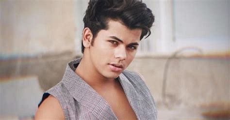 Siddharth Nigam Wiki Biography Age Girlfriend Career And More