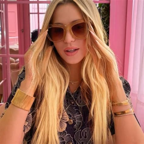 Amélia Fernandez Ameliafernandes • Threads Say More