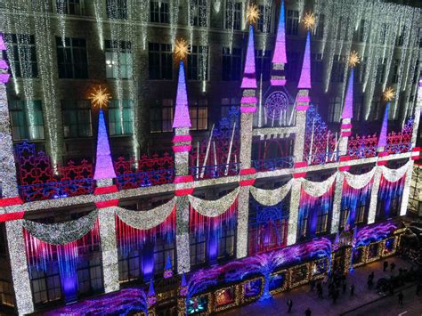 The best Christmas Lights NYC Offers and Festive Attractions