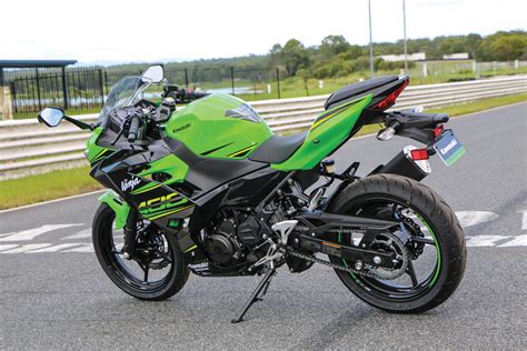 Kawasaki Ninja 400 review | Practical Motoring