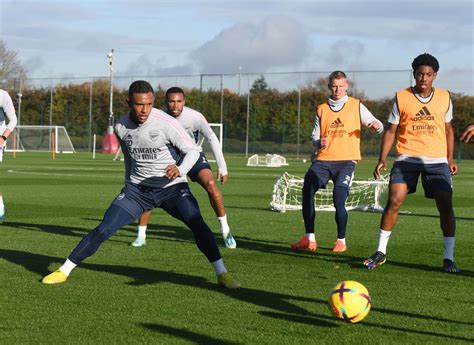 Arsenal Coaches Are Impressed With Arsenal Players Passing In Training