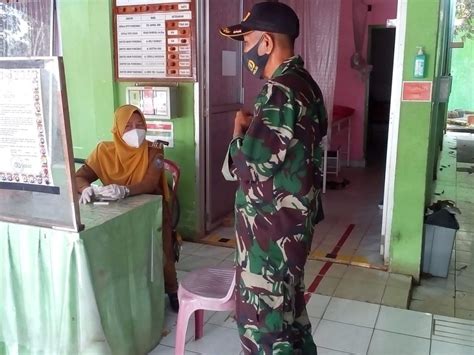 Babinsa Koramil Lubuk Batang Kawal Vaksinasi Pengajar Dan Lansia