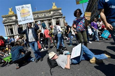 Thousands stage anti-Macron protest in Paris - Digital Journal