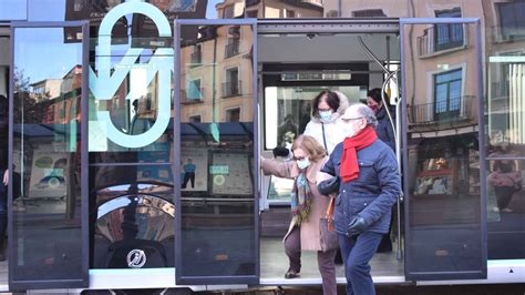 Los Vallisoletanos Se Resisten A Quitarse La Mascarilla En El