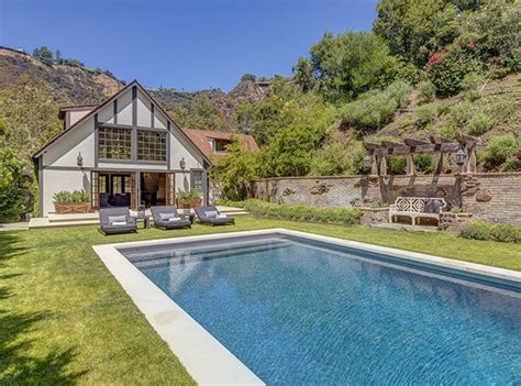 See Where Reese Witherspoon Used To Live Reese Witherspoon Rich