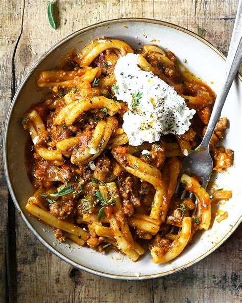 Sos bolognese z mięsem wołowym i dynią Serving Dumplings