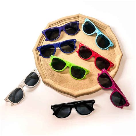 Custom Plastic Sunglasses Y And T