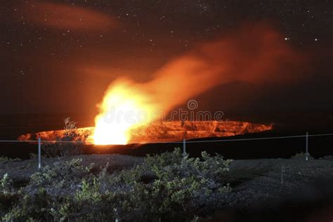 Night View of the Kilauea Caldera at Night, with Lava Glow, Big Island ...