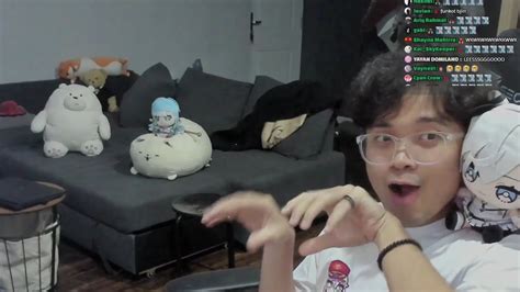 Momen Bang Al Naikin Boneka Kobo Ke Ichikiwir Di Studio Nya Naplive