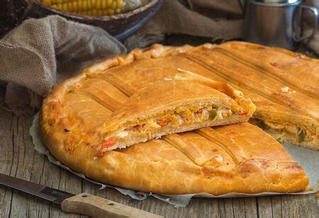 Empanada gallega de bonito y pimientos Receta de cocina fácil