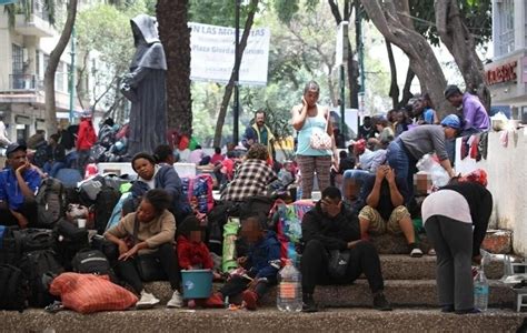 La Jornada Migrantes Permanecen En Plaza Giordano Rechazaron Ser