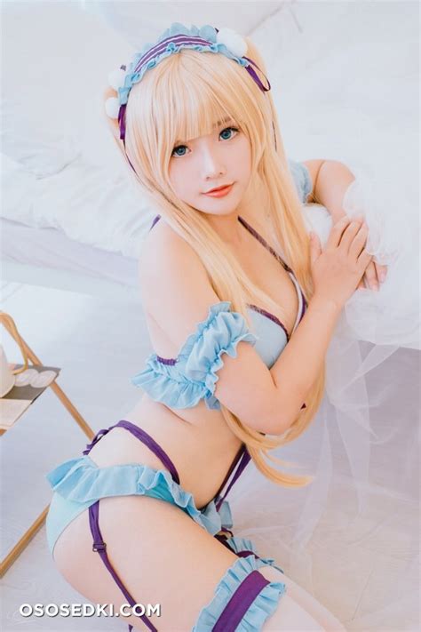 模特 Messie Huang messiecosplay 扮演 Saenai Heroine no S 中的 Eriri