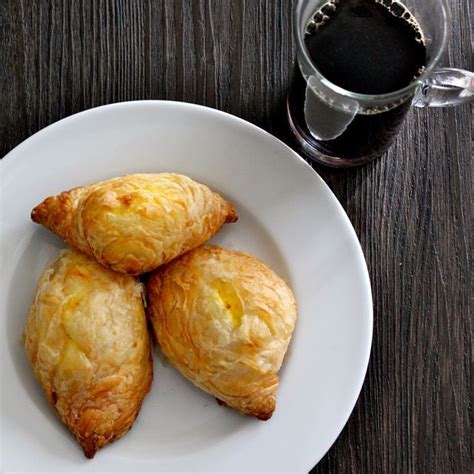 Maltese Pastizzi They Call For A Mixture Of Butter And Lard Or Crisco Traditionally Stuffed