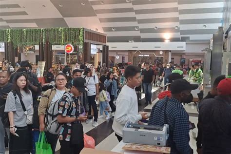 Bandara Sentani Layani 40 053 Penumpang Arus Mudik ANTARA News