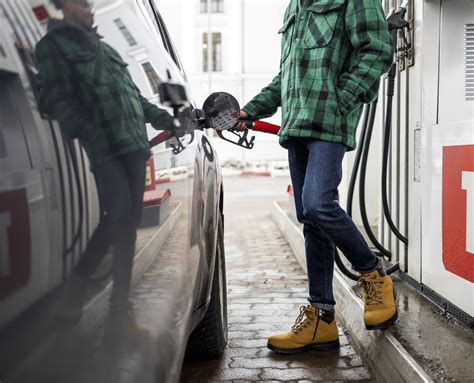 Kontrole UOKiK Na tych stacjach odnotowano paliwo złej jakości