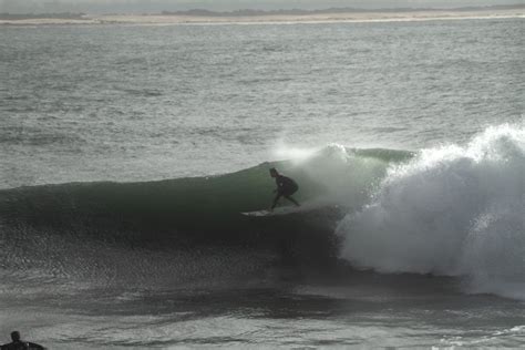 Newcastle -The Harbour Surf Photo by Kimbo | 12:00 am 1 Jan 2011