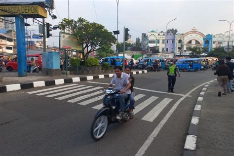 Pengendara Kabur Saat Akan Ditilang Apakah Polisi Boleh Mengejar