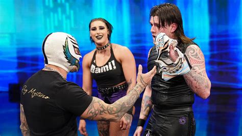 Wwe Star Dominik Mysterio Rips Reys Mask And Attacks Legendary Dad In Emotional Scenes Nestia