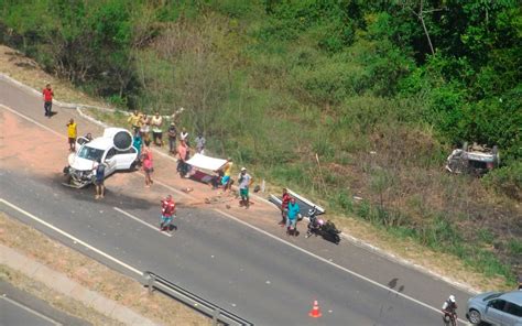 Batida Entre Dois Carros Deixa Feridos Na Ba Em Praia Do Forte