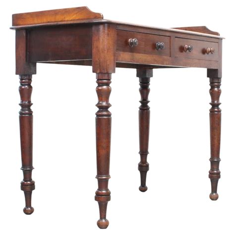 Late 19th Century Mahogany English Victorian Writing Desk For Sale At