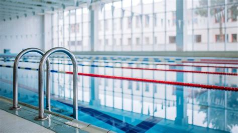 Woman Gets Warning For Being Naked In Swimming Changing Room World