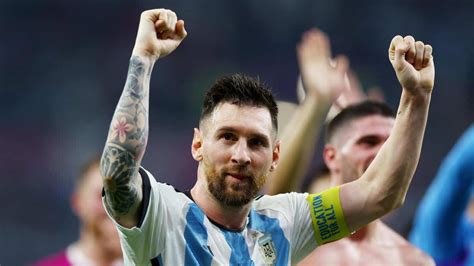 Notable gesto la increíble donación de camisetas de Lionel Messi que