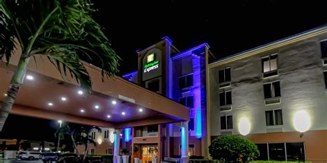 Holiday Inn Express And Suites Cocoa Beach Hotel By Ihg