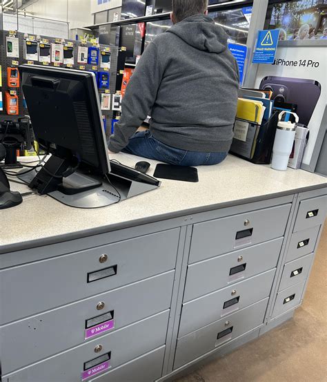 Just Put His Ass Right On My Desk At Work R Peopleofwalmart