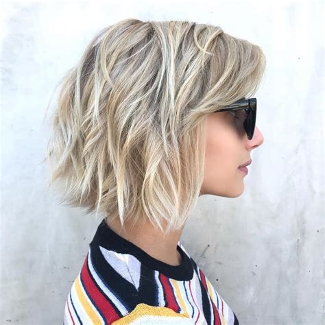 Flippy Layered Haircuts For Woman Wavy Haircut