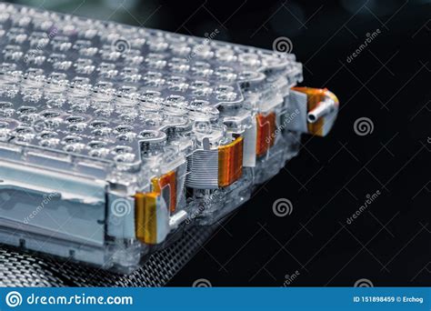 Conex Es Do Bloco E De Poder Da Bateria De L Tio Do Carro Bonde Isolado