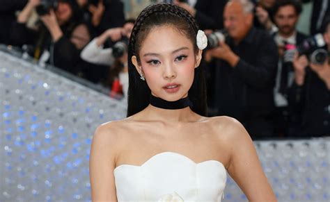 Jennie Makes Her Met Gala Debut In Vintage Chanel Fashion Mix