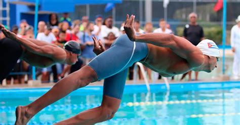 Nadador cubano Hanser García gana medalla de bronce en Circuito Mare